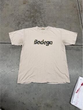 vintage bodega beige and camo spell out shirt size medium HAS STAINS